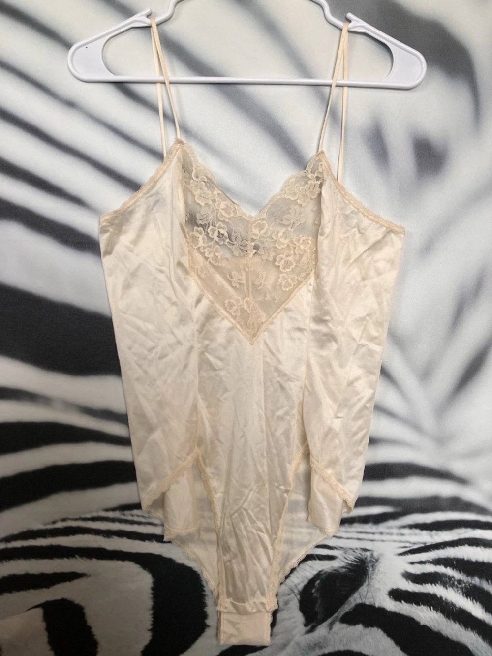 Vintage Coy Cream Ivory Nylon Lace Teddy Lingerie Bodysuit Romper Women's Size L